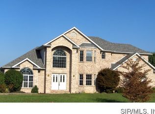 14 Wedgewood Dr, Maryville, IL