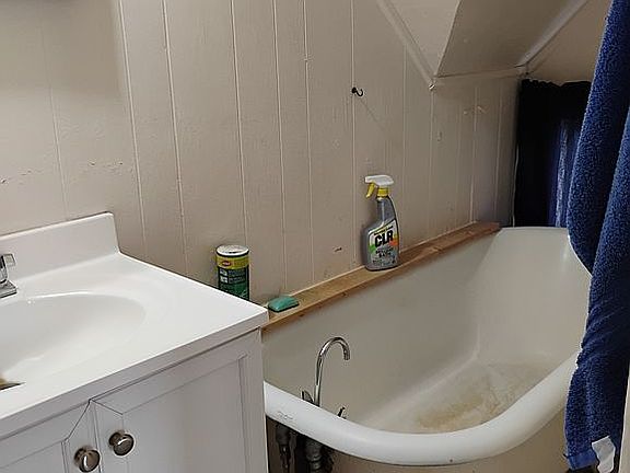 5th image of 813 W Georgia Ave