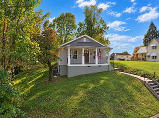 288 Broadway St, Irvine, KY 40336
