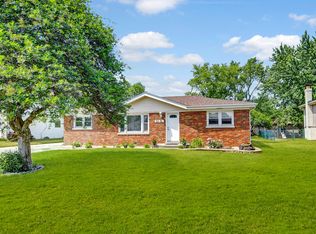 8632 W 99th St, Palos Hills, IL