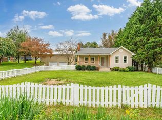 1802 Lone Oak Rd, Johnson City, TN 37604