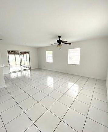 2nd image of 16360 NE 10th Ave