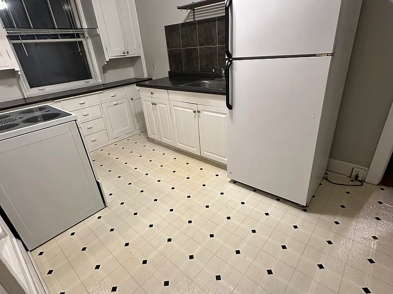 1844 Grand Ave — Photo 10