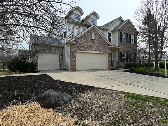 2nd image of 18690 Round Lake Rd