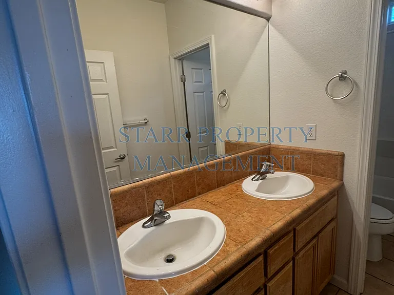 2146 Evening St — Photo 22