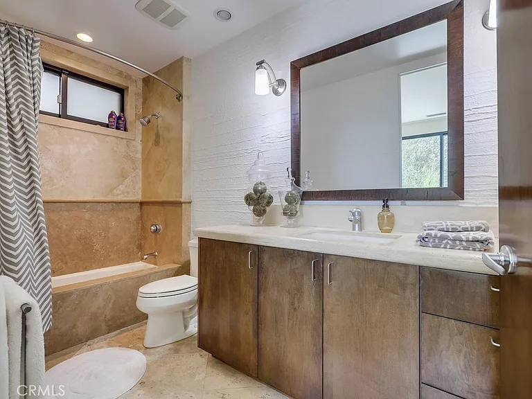 1725 Del Mar Ave — Photo 32