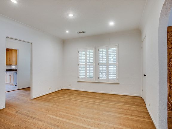 4th image of 4215 Normandy Ave