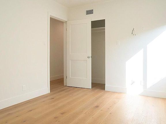 4th image of 555 Strohm Ave
