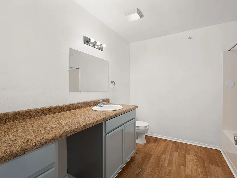 Flat Rock Creek Apartments — Photo 18