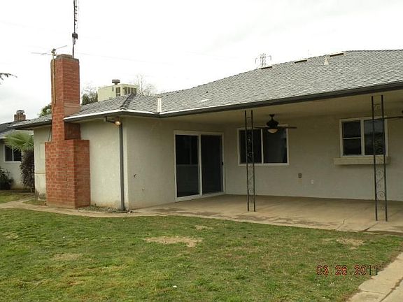 3rd image of 831 E Birch Ave