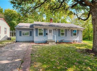 1415 S Crane St, Independence, MO 64055