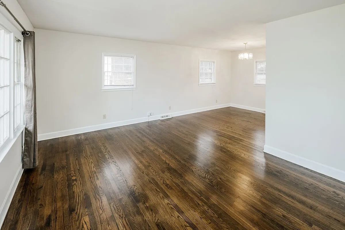 Building Photo - 7029 Yorktowne Dr
