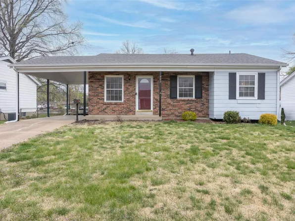 985 Thompson Dr, Florissant, MO 63031