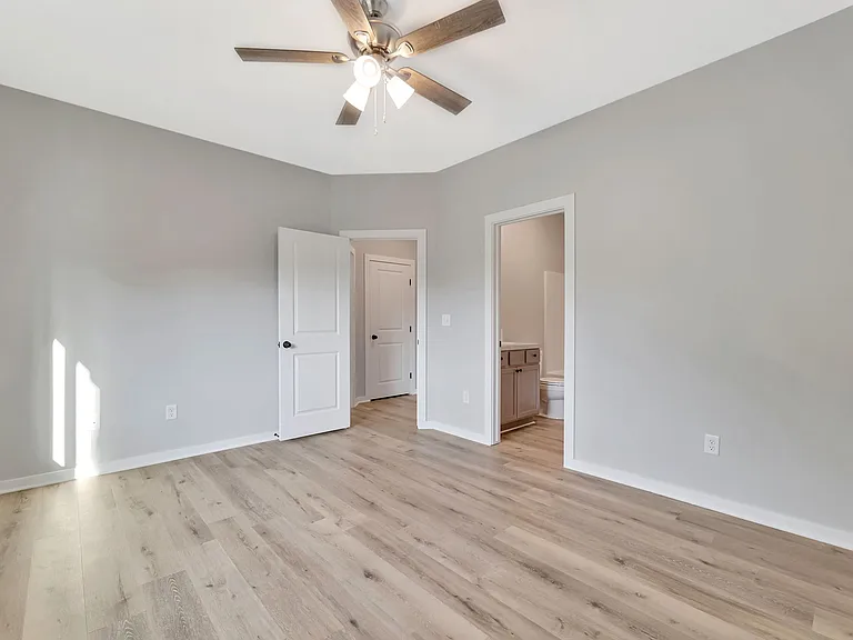 1025 S Edwards St #100 — Photo 16