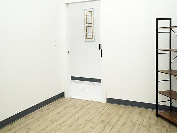 3rd image of 8325 Broadway St #518