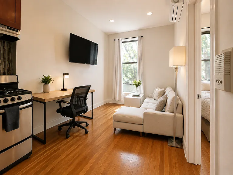 27 E 126th St #Penthouse 5 — Photo 1