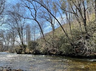 12 Bristol Rd, Hayesville, NC 28904