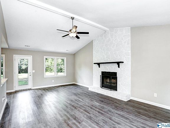 5th image of 206 S Elton Cir