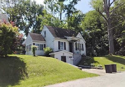 1st image of 123 Thomas Ave