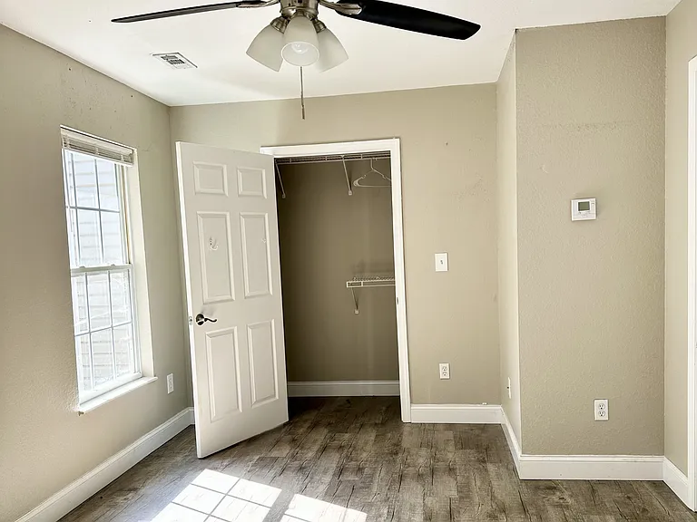 Very spacious bedroom!