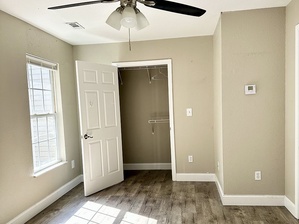 Very spacious bedroom!