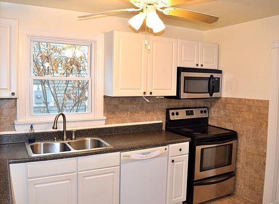 3rd image of 2207 Kenwood Ave