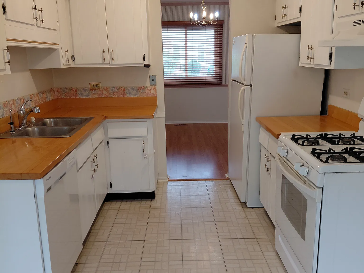 3 bed, 1.5 bath, $2,795 — Photo 2