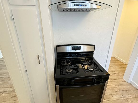 5th image of 826 W Colden Ave APT 2
