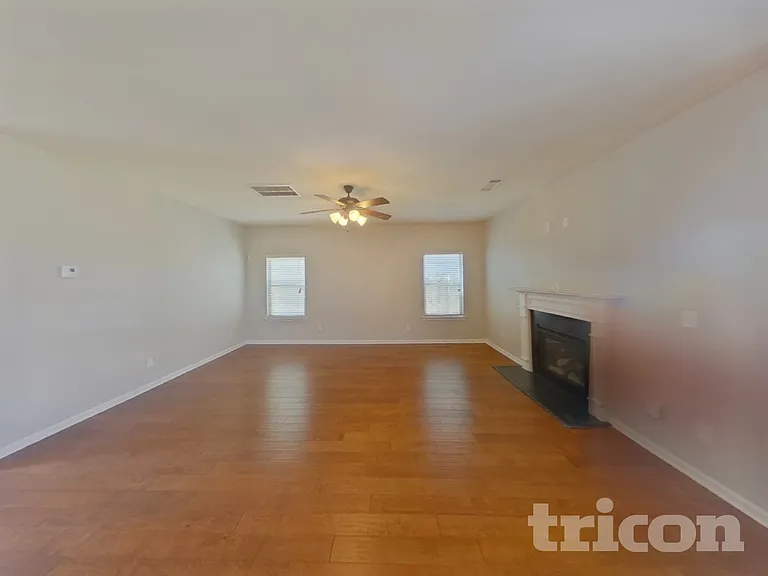 7646 Crawford Ct — Photo 2