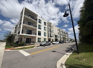 8001 NW 41st St #F-207, Doral, FL 33166