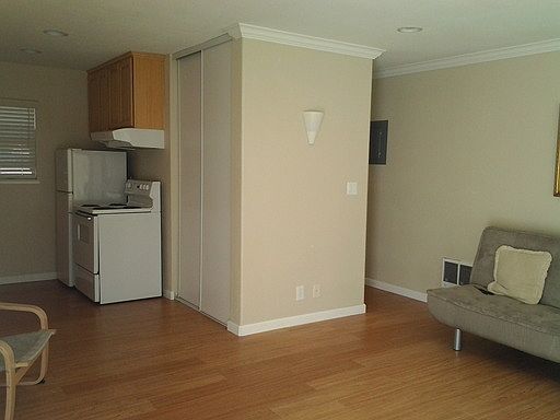 2nd image of 1909 Montecito Ave APT 4