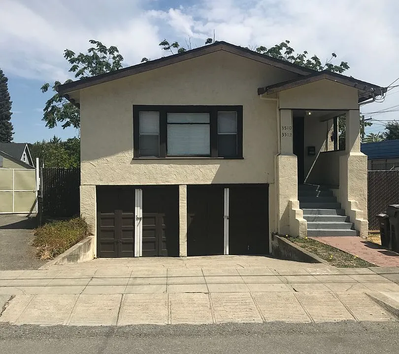 2504 Macarthur Blvd