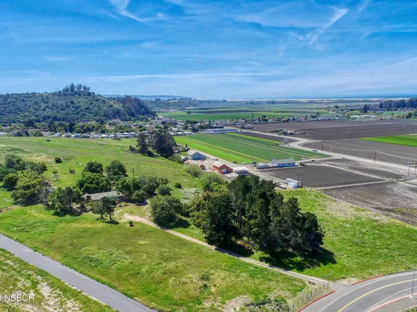 587 Valley Rd, Arroyo Grande, CA 93420