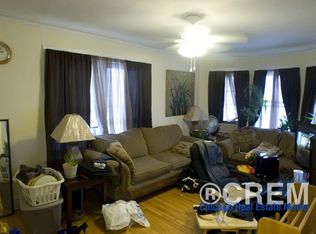 1553 W Fargo Ave APT 3P, Chicago, IL 60626