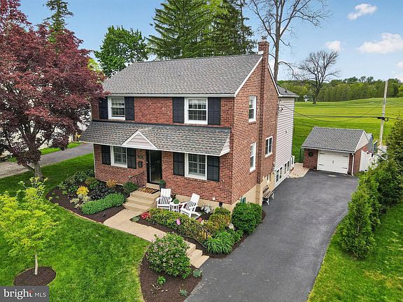 4th image of 578 Rutherford Dr