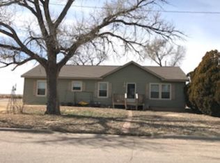 301 Albert St, Lakin, KS 67860
