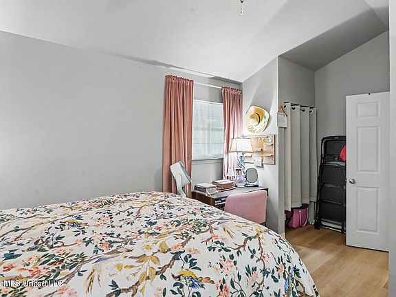 12th image of 9204 Live Oak Ave