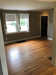 3rd image of 2311 Sunset Pl