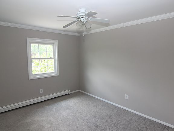 4th image of 34 Guernsey Dr