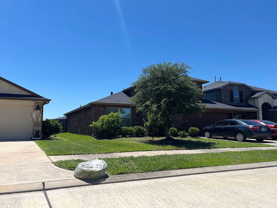 2nd image of 2910 High Garden Ln