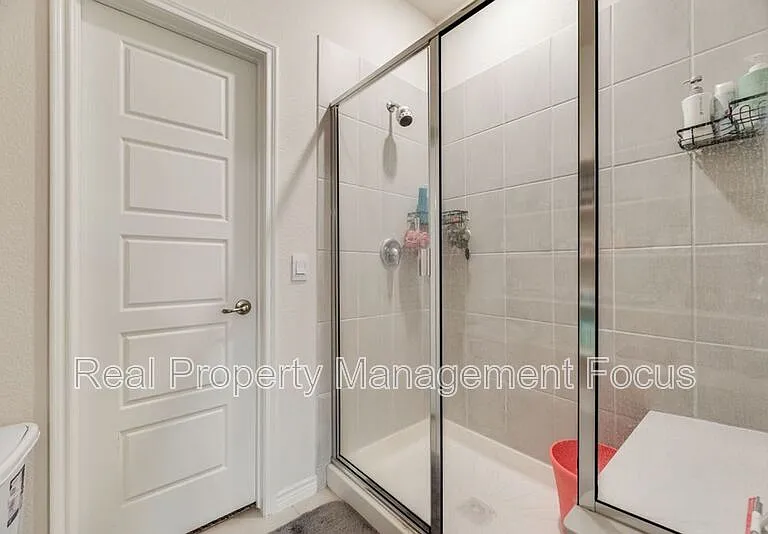 7205 Bledington Ln — Photo 27