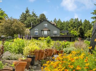 10623 NE Fox Farm Rd, Dundee, OR 97115