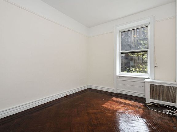 5th image of 302 W 79th St APT 4A