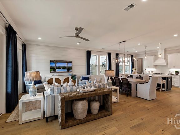 5th image of 405 Reserve Way