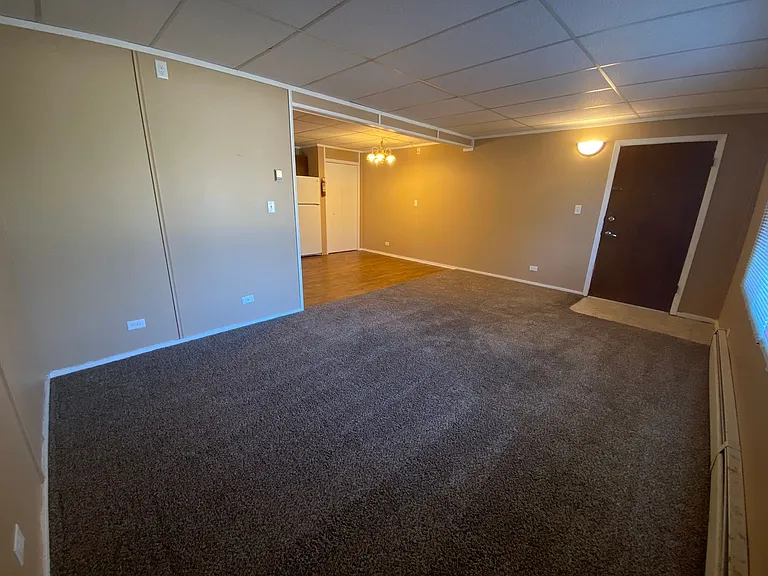 605 N Clark St — Photo 8
