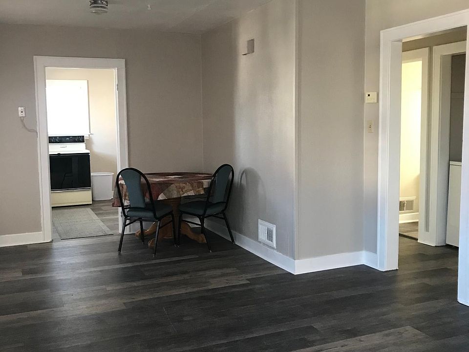 2nd image of 208 1/2 E Pine Street Upper Rawlins Way