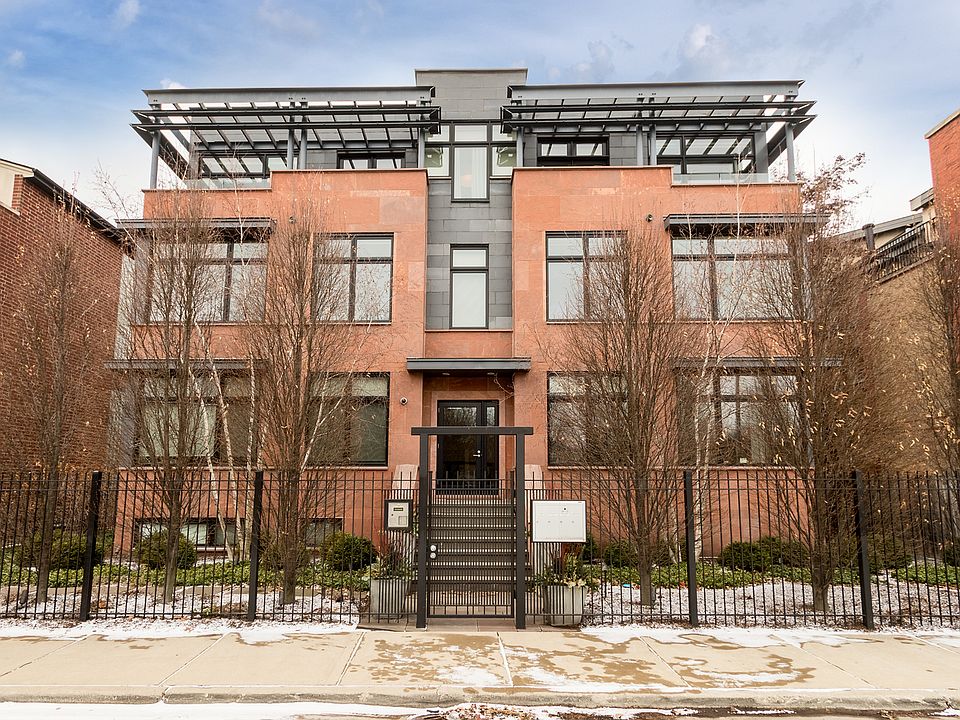 1st image of 2636 N Lakewood Ave