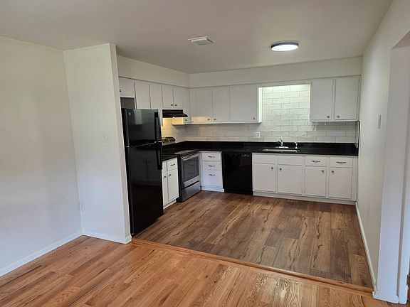 4th image of 2811 W 28th St