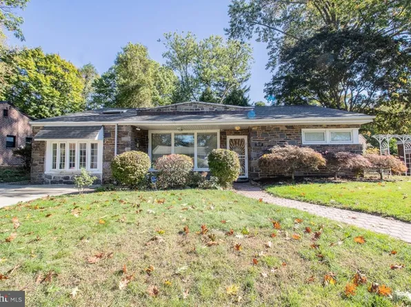 302 Crest Park Rd, Philadelphia, PA 19119