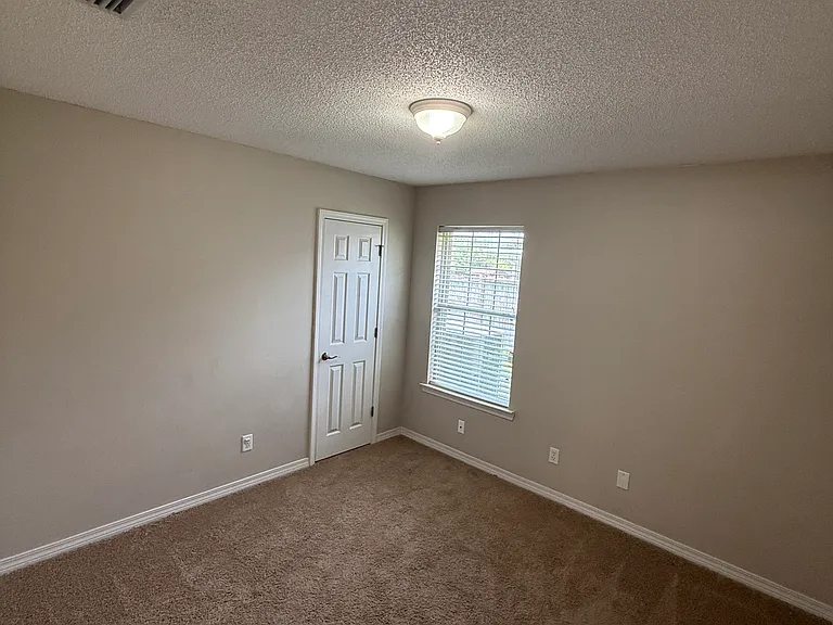 3050 Jersey Dr W — Photo 9